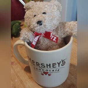 Vintage Hershey Bear and Large Tan XLarge Mug Set